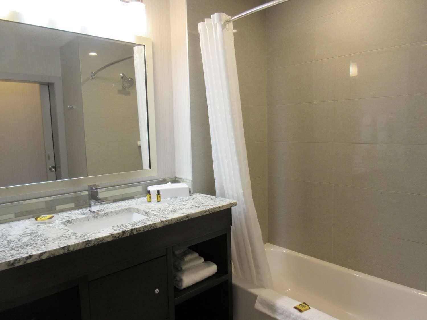 Best Western Plus Airdrie Gateway Buitenkant foto