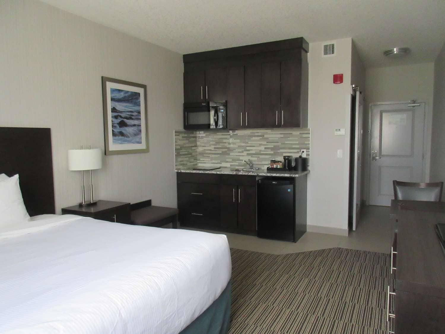 Best Western Plus Airdrie Gateway Buitenkant foto