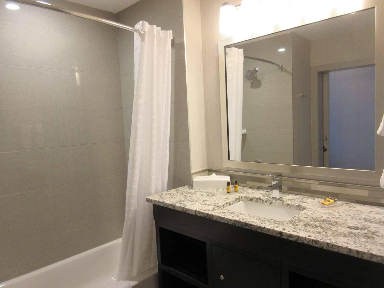Best Western Plus Airdrie Gateway Buitenkant foto