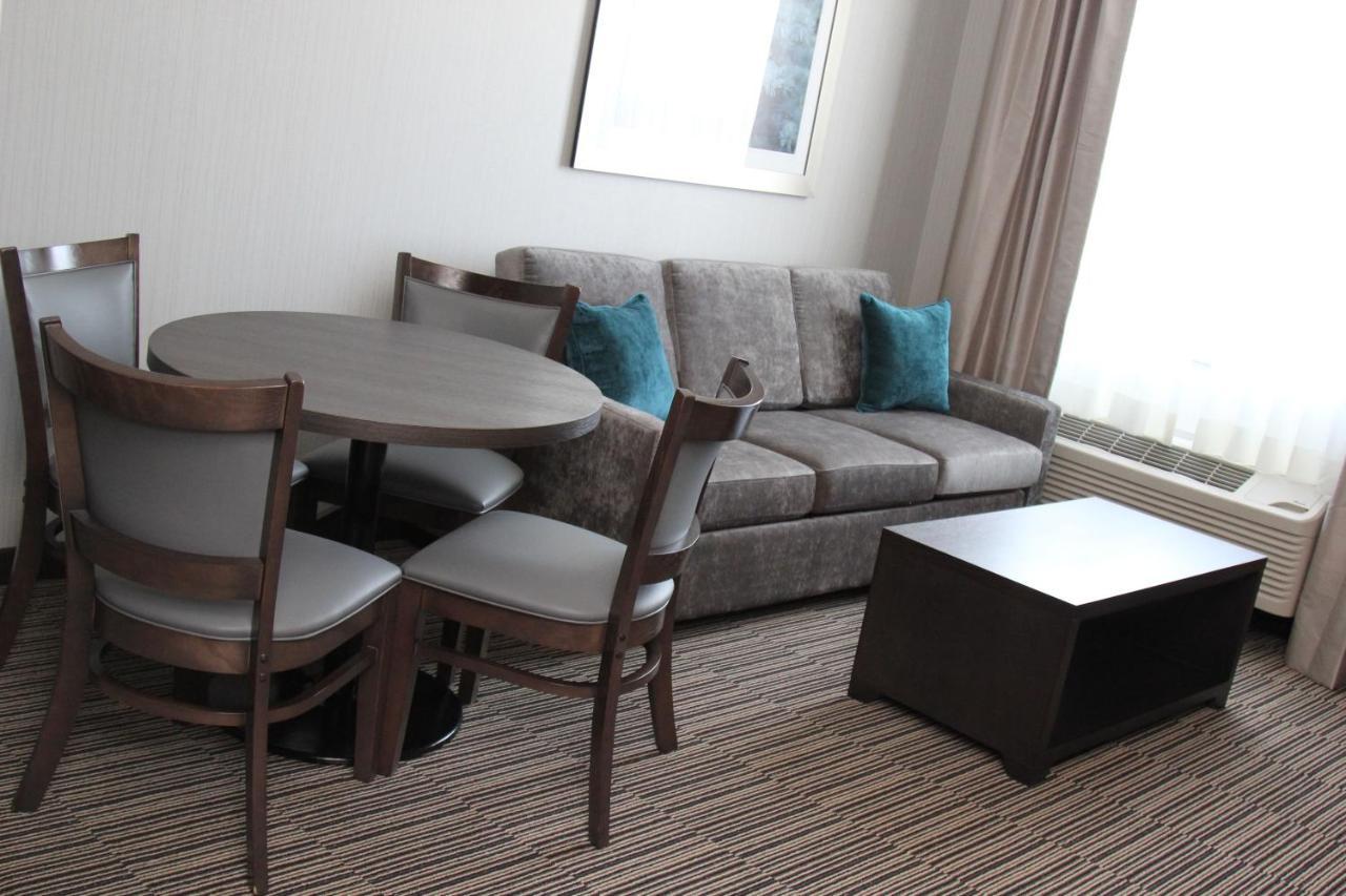 Best Western Plus Airdrie Gateway Buitenkant foto