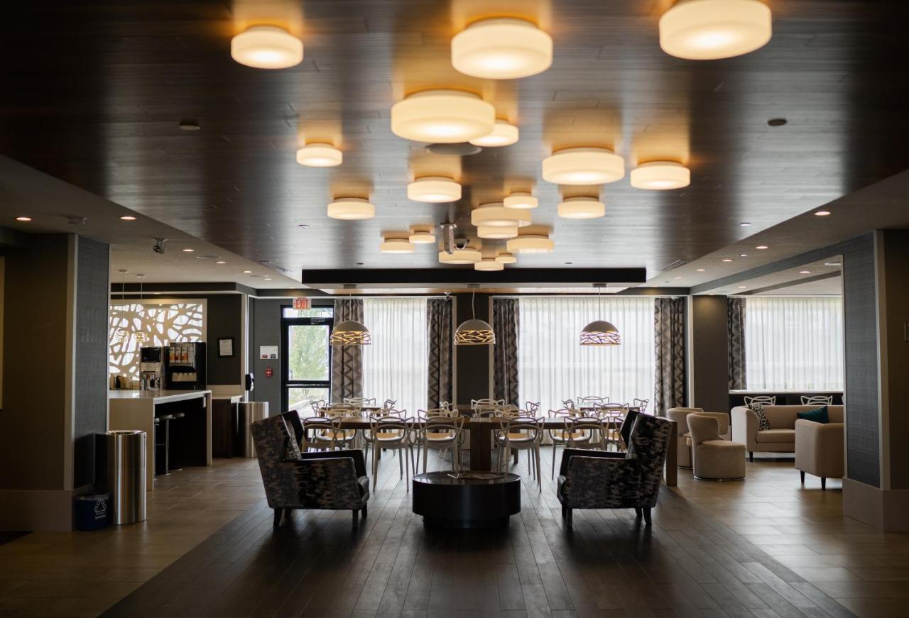 Best Western Plus Airdrie Gateway Buitenkant foto