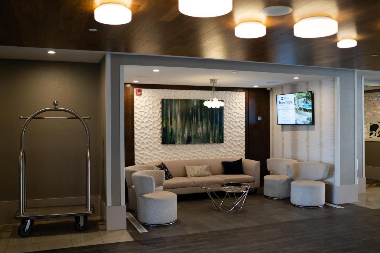 Best Western Plus Airdrie Gateway Buitenkant foto