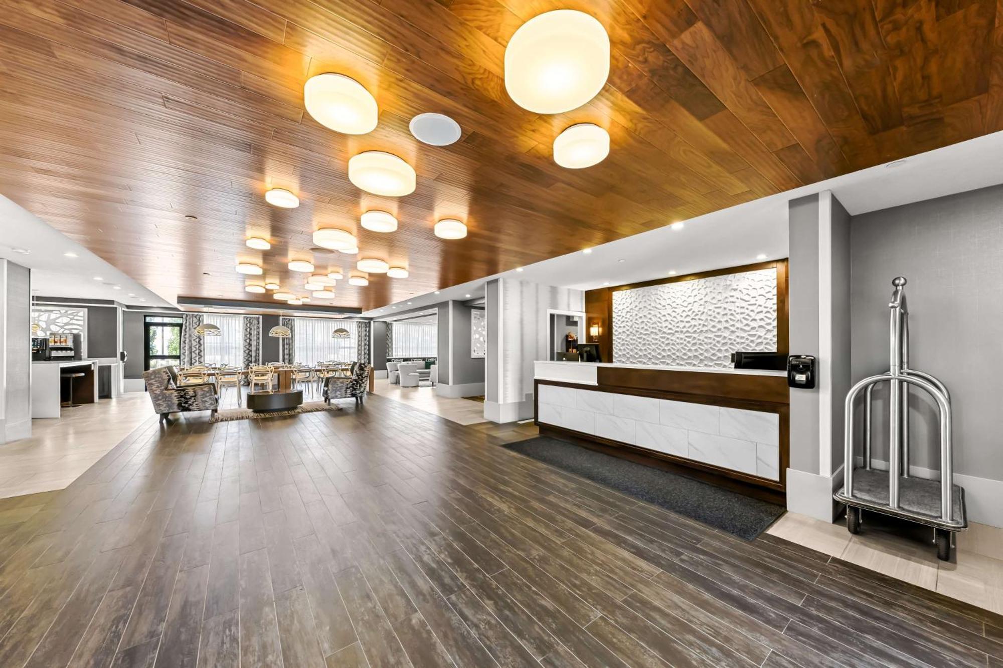 Best Western Plus Airdrie Gateway Buitenkant foto